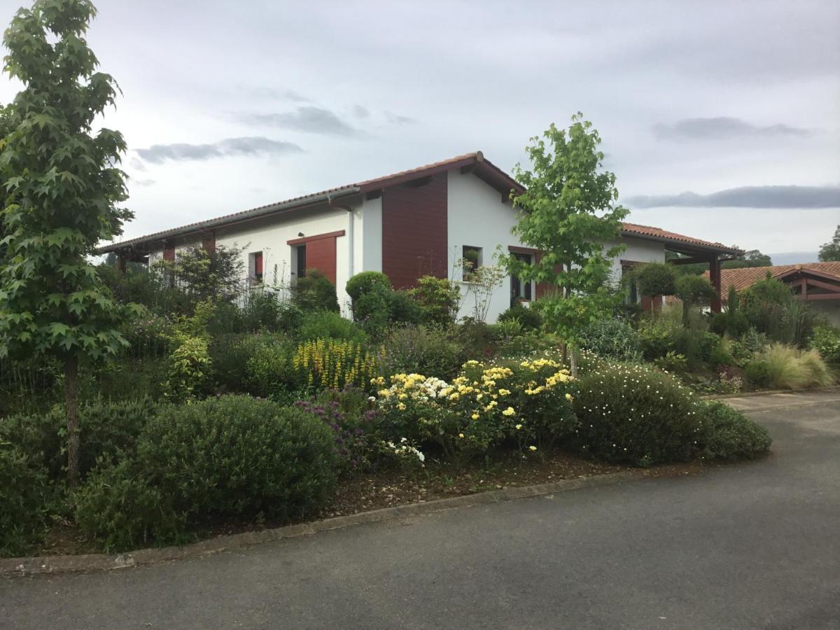 Maison Fleurie Uhart-Cize Bagian luar foto