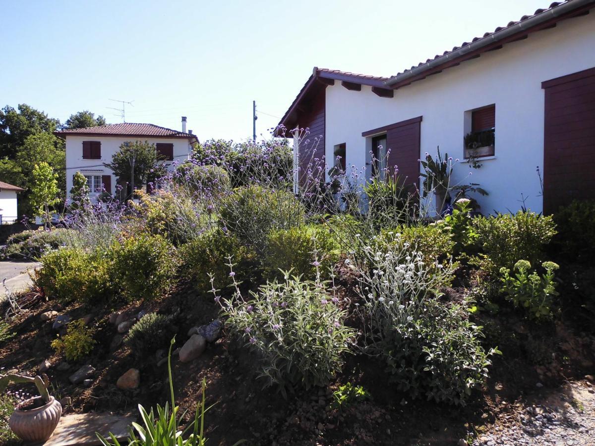 Maison Fleurie Uhart-Cize Bagian luar foto